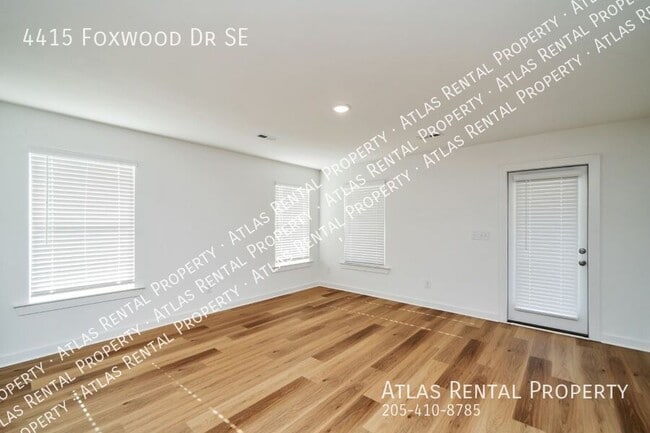Building Photo - 4415 Foxwood Dr SE