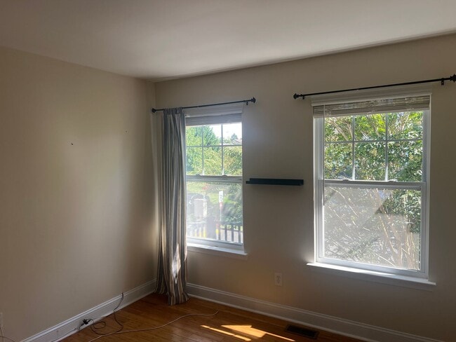 Building Photo - Carriage Style Townhome Now Available in W...