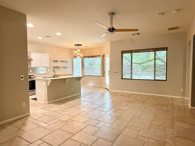 Building Photo - MOVE IN SPECIAL! FIRST TWO WEEKS RENT FREE...