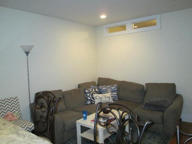 Building Photo - 21 St Lukes Rd