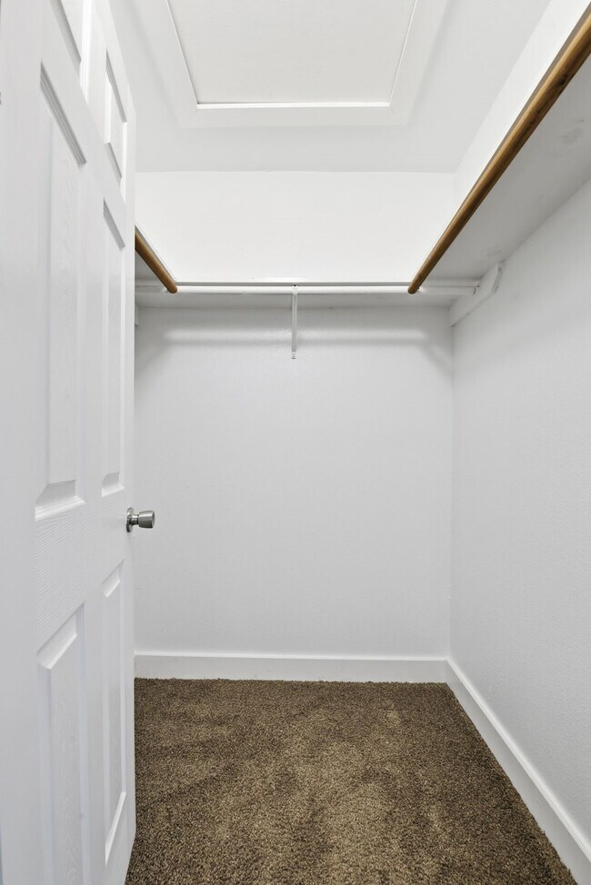 Building Photo - 915 Nevell St