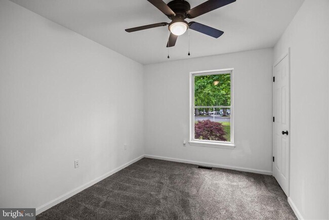 Building Photo - 109 6th Ave