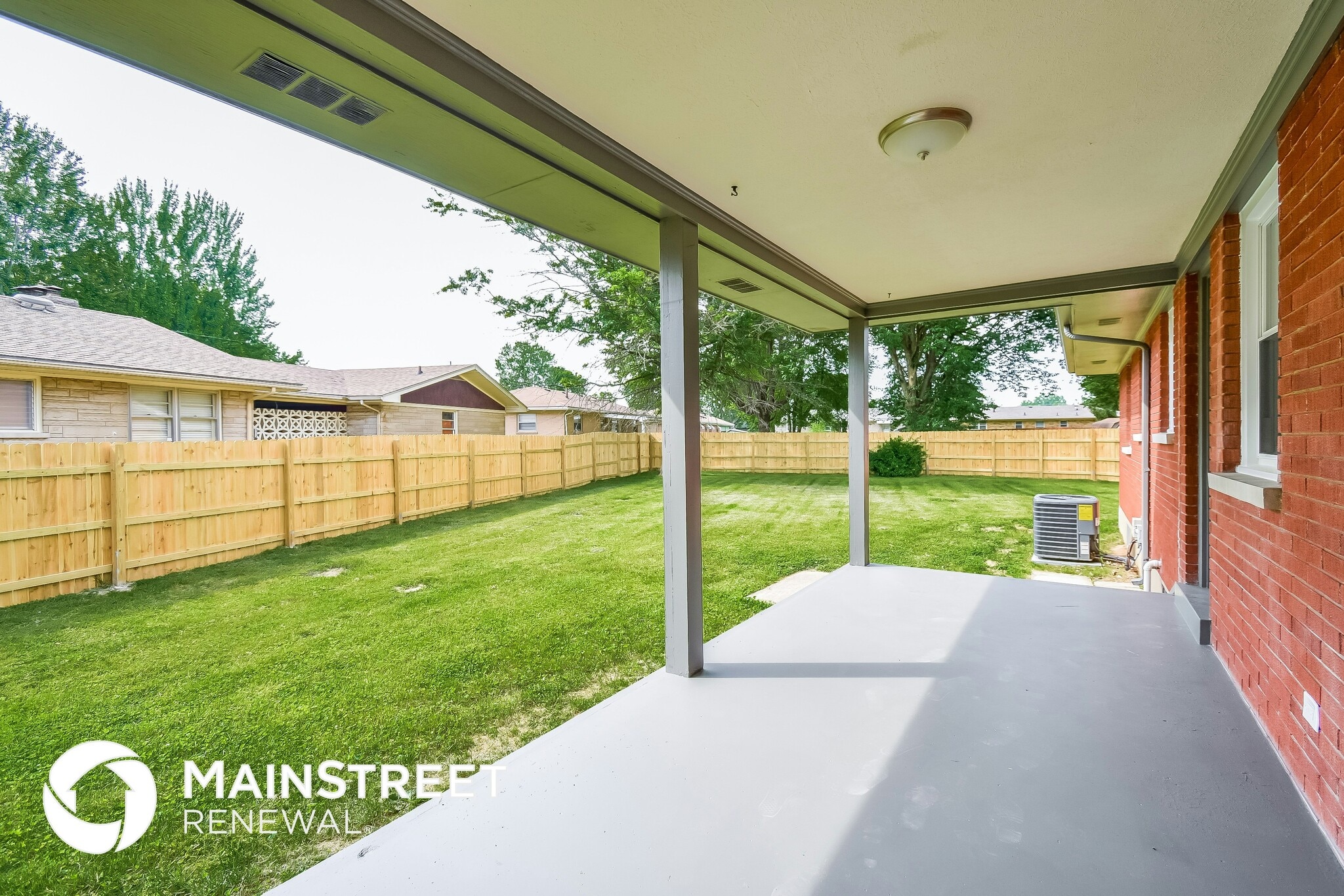 Building Photo - 2 Addison Ct