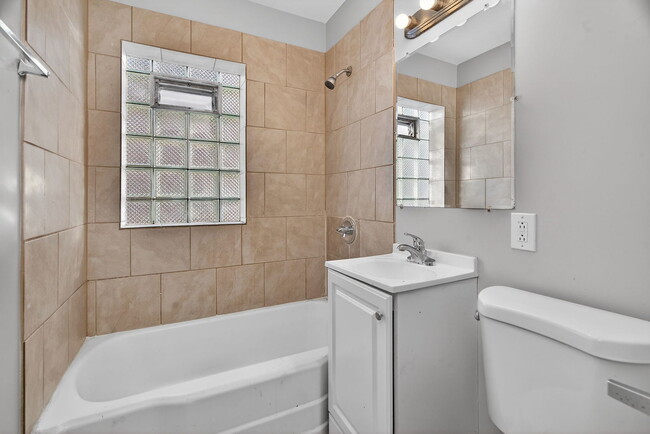 Building Photo - 27 164th Pl