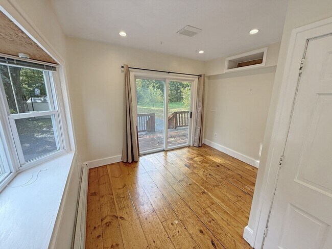Building Photo - 52 Littleton Rd