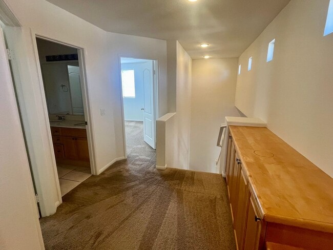 Building Photo - Aviara 4 BD, 3BA in gated community