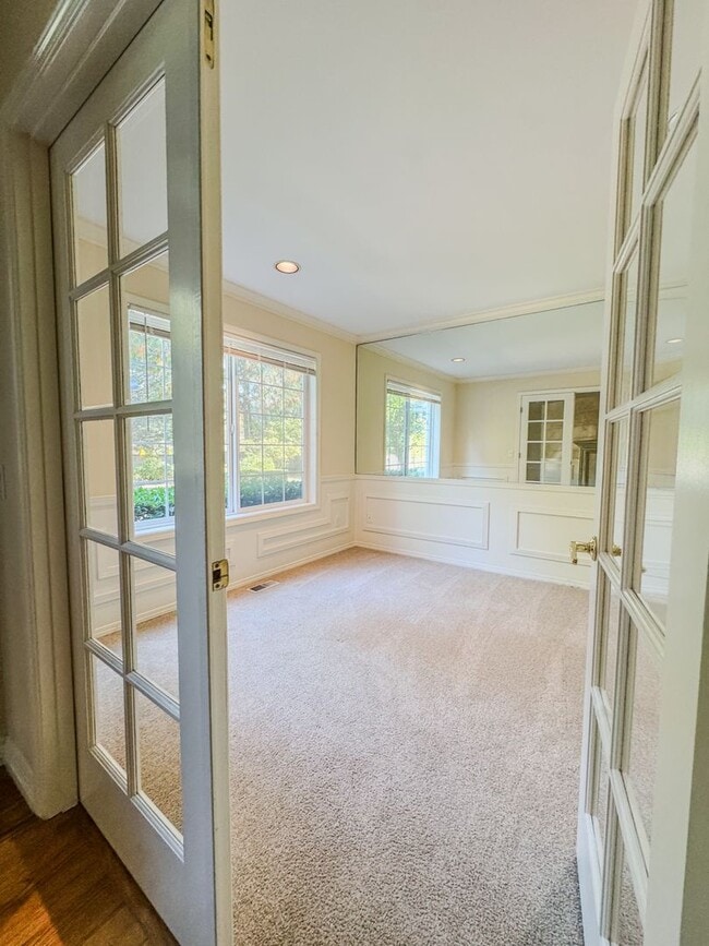 Building Photo - 4 Bedroom 3 Bath Spacious Home in Bellevue
