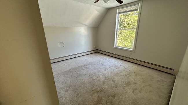 Building Photo - Spacious 4-Bedroom Apartment for Rent in Sanford, ME – Heat & Hot Water Included!