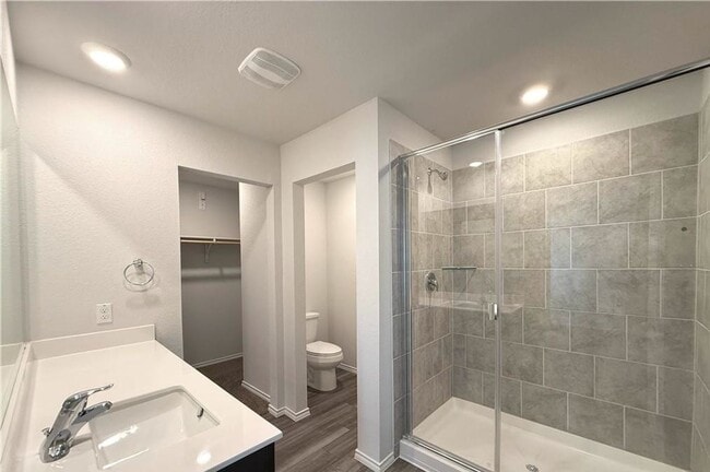 Building Photo - Stunning 3-bedroom 2-bathroom house!