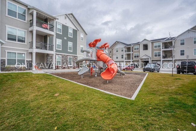 Building Photo - 71 W Silver Springs Dr