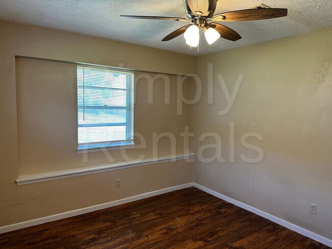 Building Photo - 214 Brookhaven Terrace