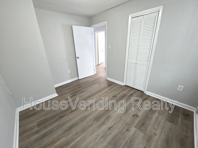 Building Photo - 1727 Dalton St