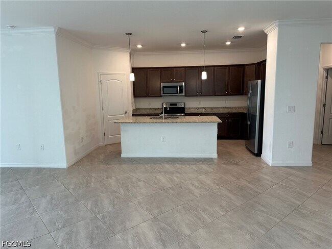 Building Photo - 14510 Cantabria Dr