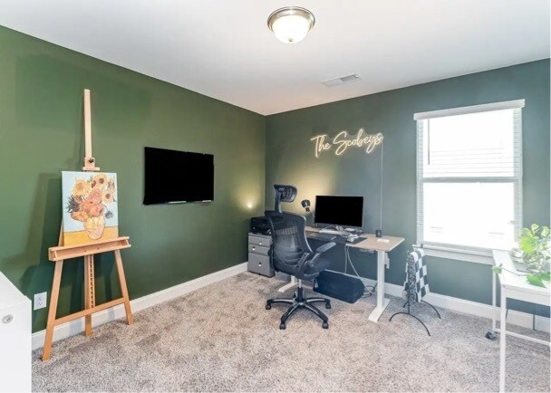 Building Photo - 241 River Rd