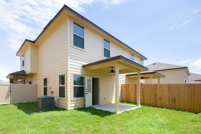 Building Photo - GORGEOUS 3 BEDROOM DUPLEX LOCATED IN BUDA, TEXAS!