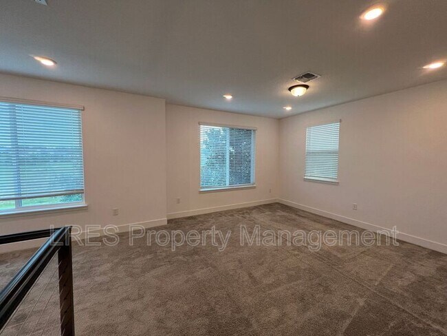 Building Photo - 10253 Austrina Oak Lp