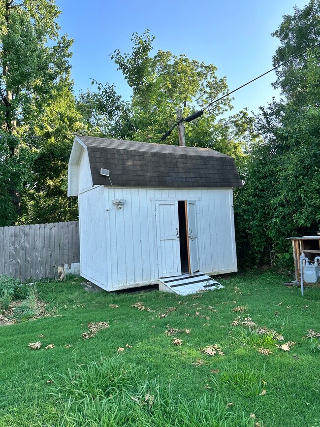 Building Photo - 2002 S 74th East Ave