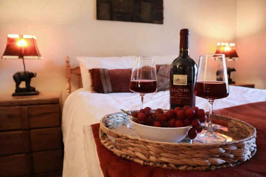 Building Photo - 455 Village Rd