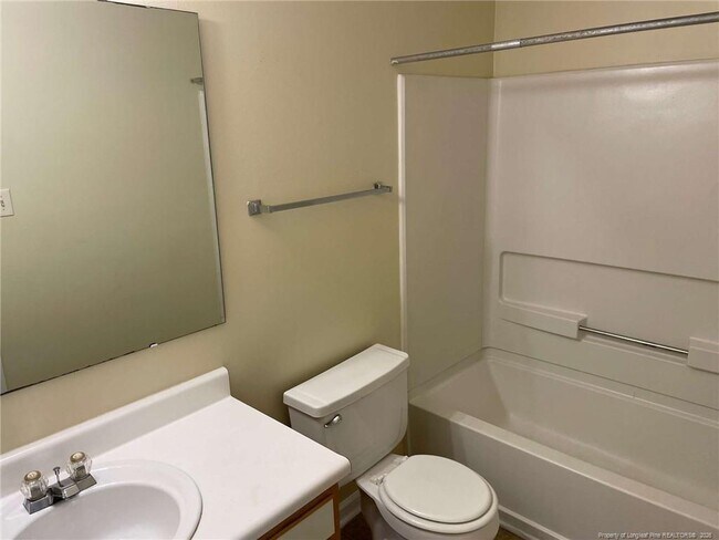 Building Photo - 224 Waterdown Dr