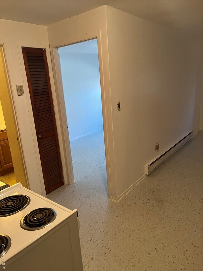 Building Photo - 91-04 75th St