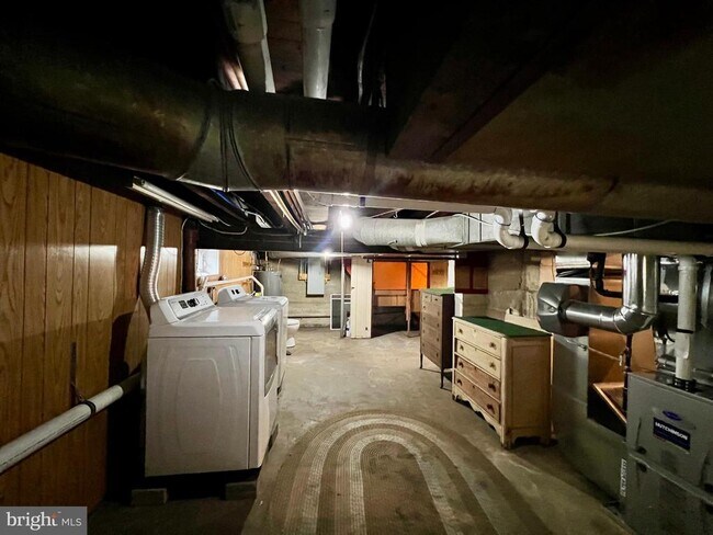 Building Photo - 222 Berlin Rd N