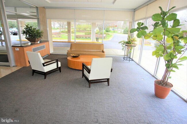 Building Photo - 10500 Rockville Pike