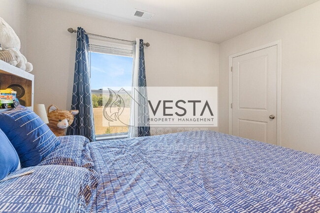 Building Photo - 240 Ridgeview Ln