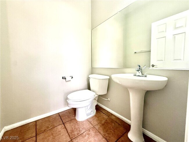 Building Photo - 10653 Turquoise Valley Dr
