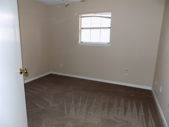 Building Photo - 22623 River Birch Dr