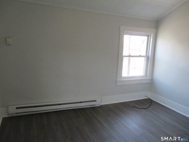 Building Photo - 81 Jetland St