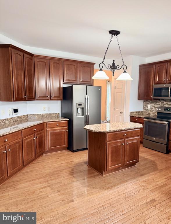 Building Photo - 9330 Birch Cliff Drive