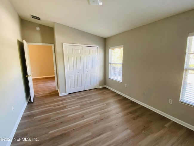 Building Photo - 9625 Amarante Way