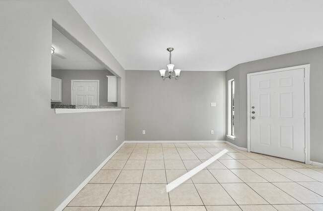 Building Photo - Spacious home for rent.