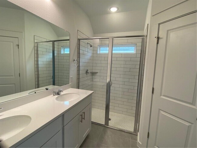 Building Photo - 652 Pheasant Hill Ln
