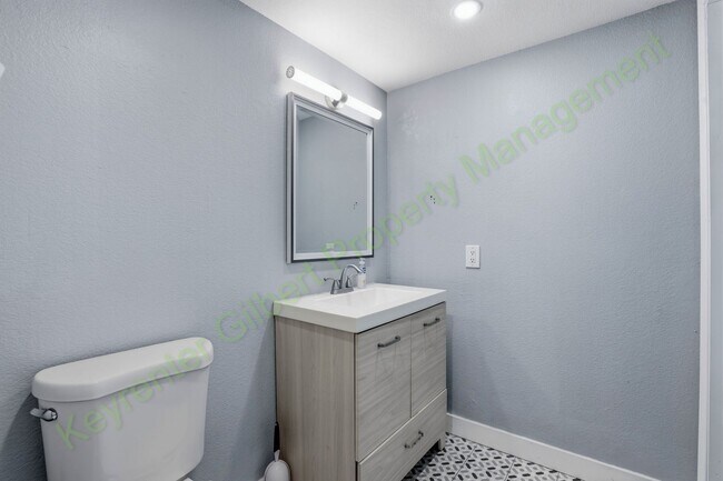 Building Photo - Charming Townhome Living in the Heart of Chandler – Community Pool & Prime Location!