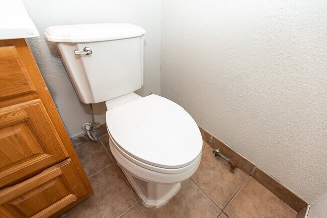 Building Photo - 3 BED/ 1 BATH IN UP AND COMING NEIGHBORHOOD