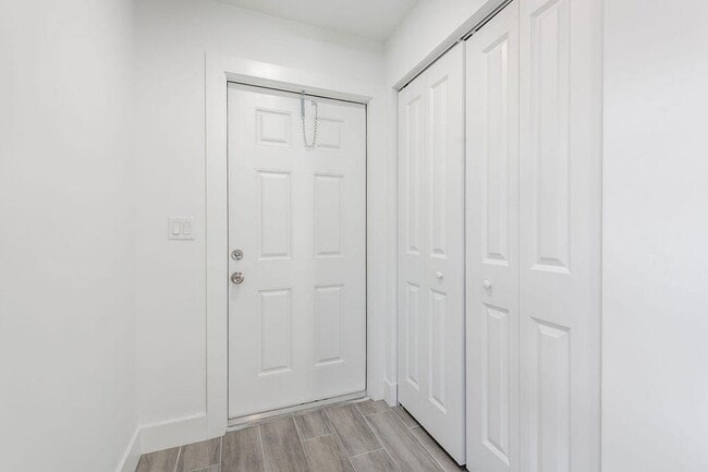 Building Photo - 3244 Jefferson St