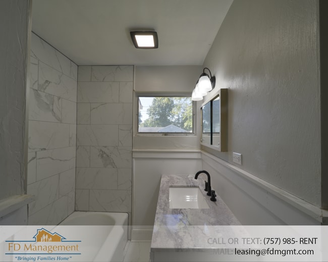 Building Photo - Beautifully Renovated 3BR 1.5BA House