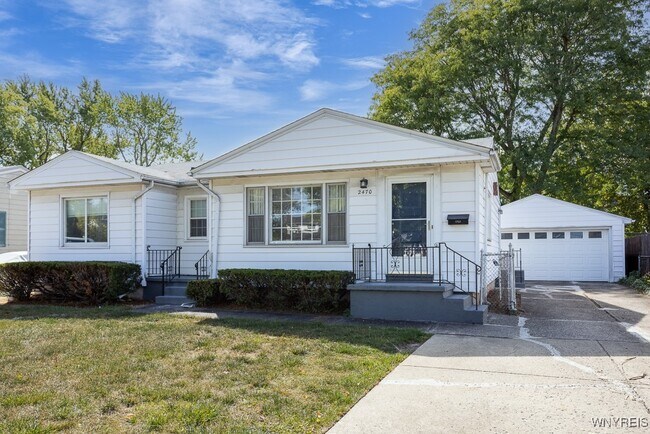 Primary Photo - 2470 Eggert Rd