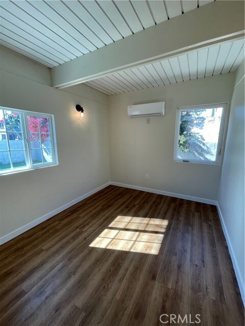 Building Photo - 11571 Archwood St