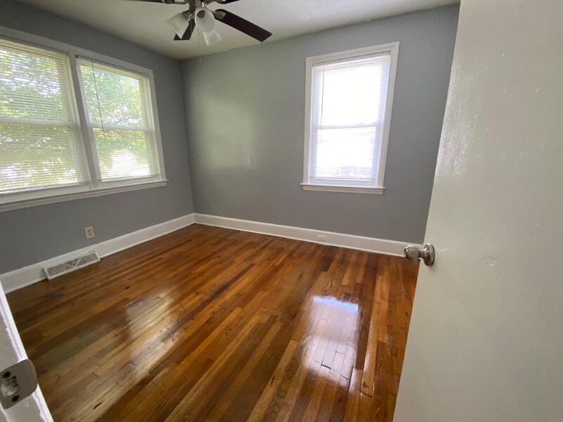 Building Photo - 3602 Rose Dr