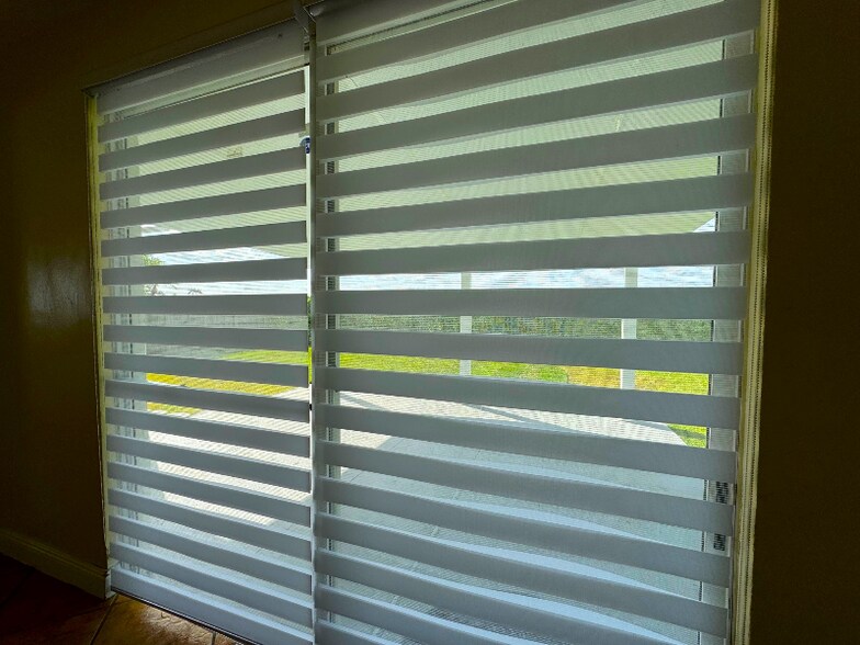 Building Photo - 15840 SW 152nd Ct