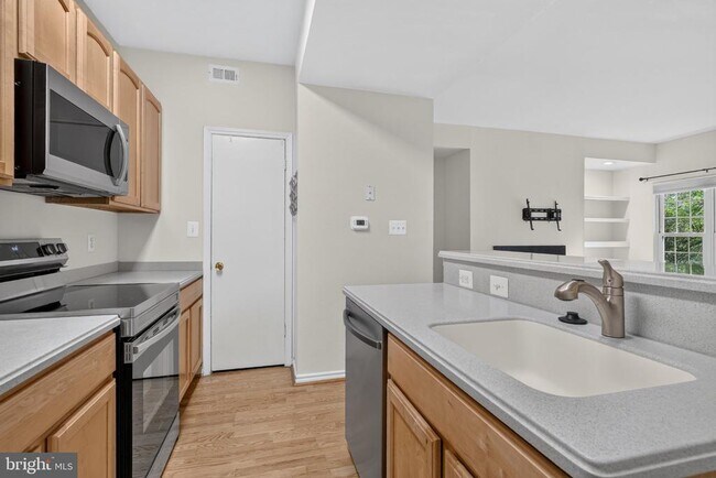 Building Photo - 12160 Penderview Ln