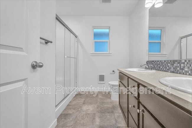 Building Photo - 2736 SE 84th Ave