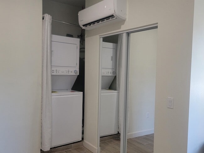 Building Photo - 6540 Grande Bay