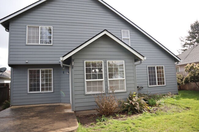 Building Photo - 1508 SE Solomon Loop