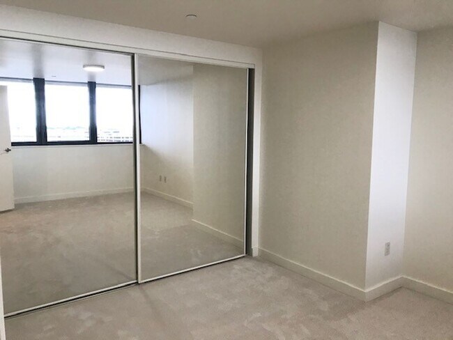 Building Photo - $3,100- 2 BR/1 Bath/1 Parking - Partly Furnished 10th Floor Keola La'i unit in Kaka'ako