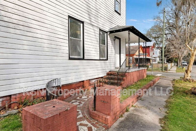 Building Photo - 1921 Reynolds St