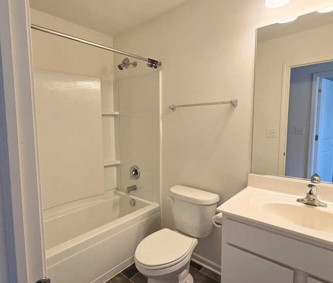 Building Photo - 2484 Alison Ave