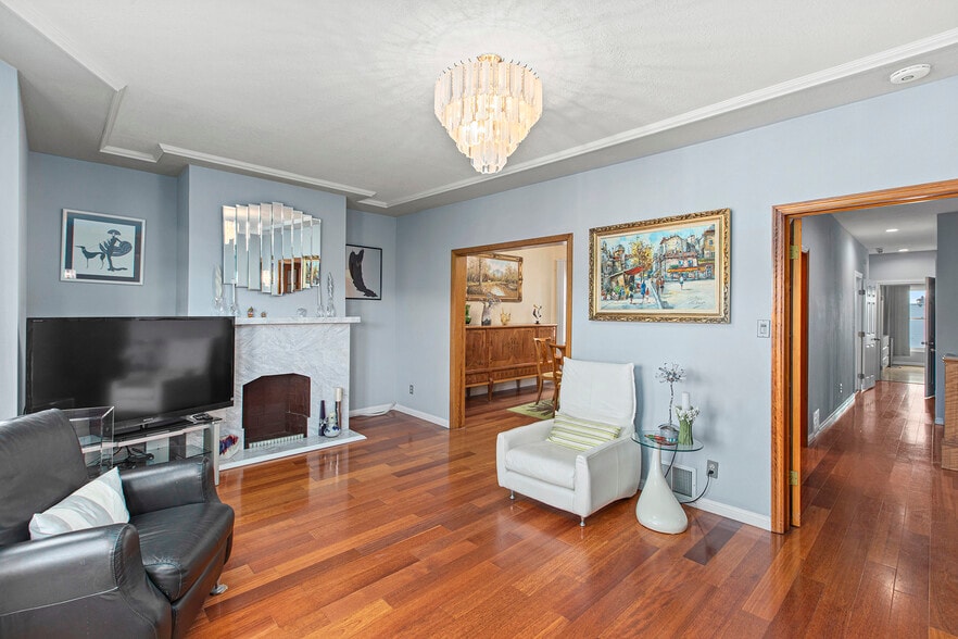 Building Photo - 548 25th Ave